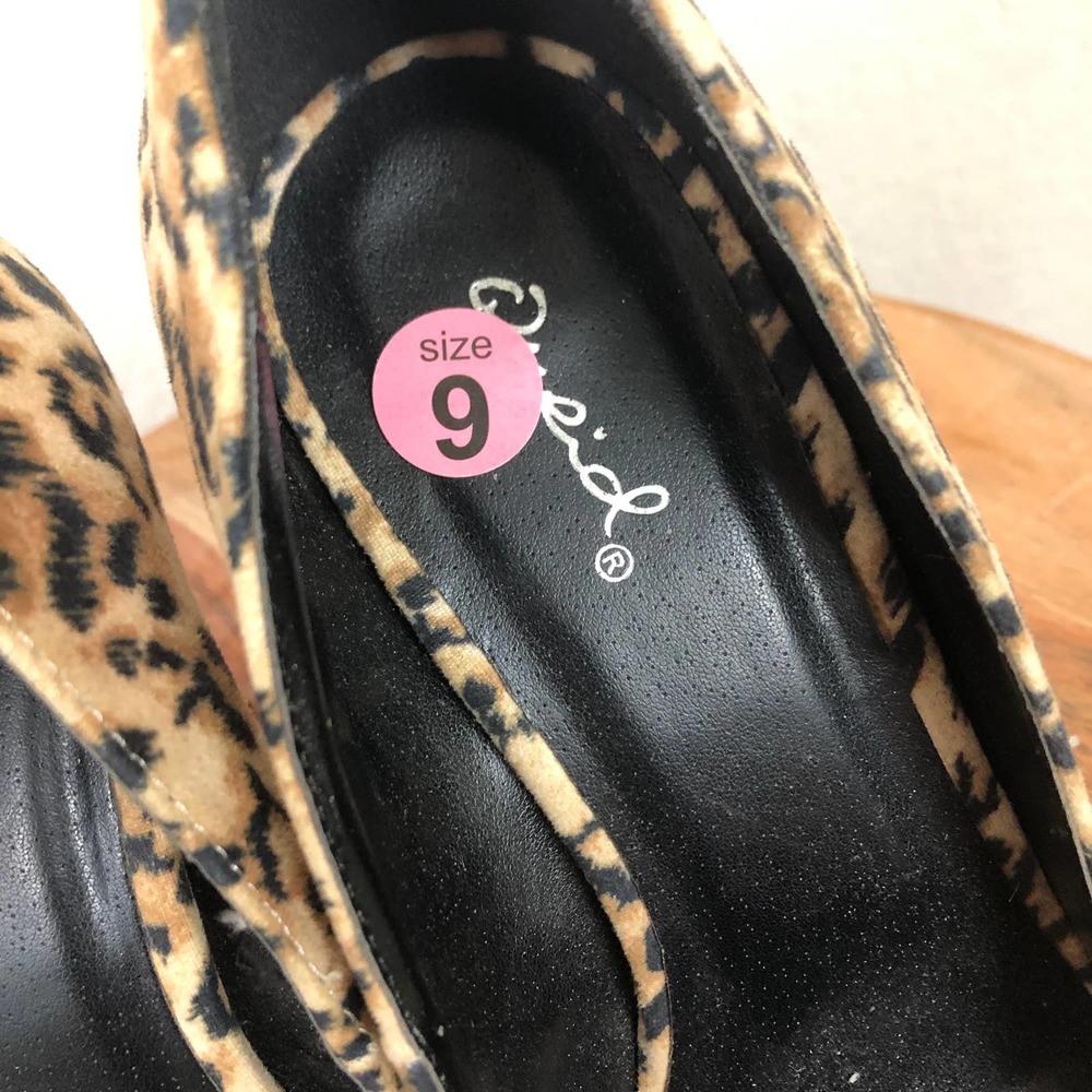 Qupid Leopard Print Pointed Toe Heels - Picture 6 of 10